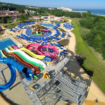 리조트 Duni Marina