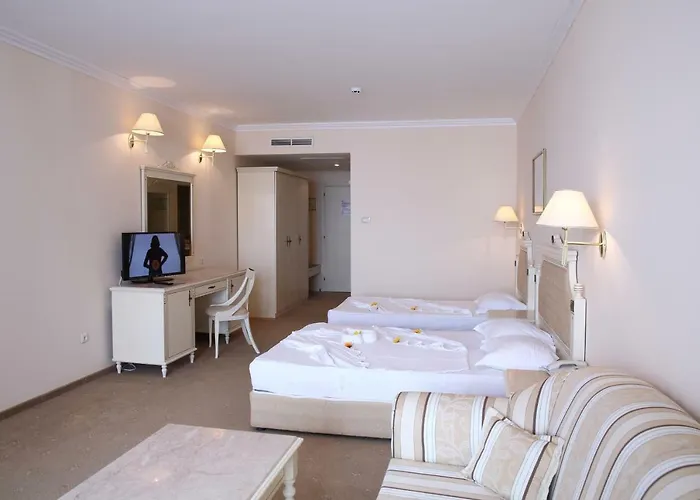 Rezort Duni Marina 5*